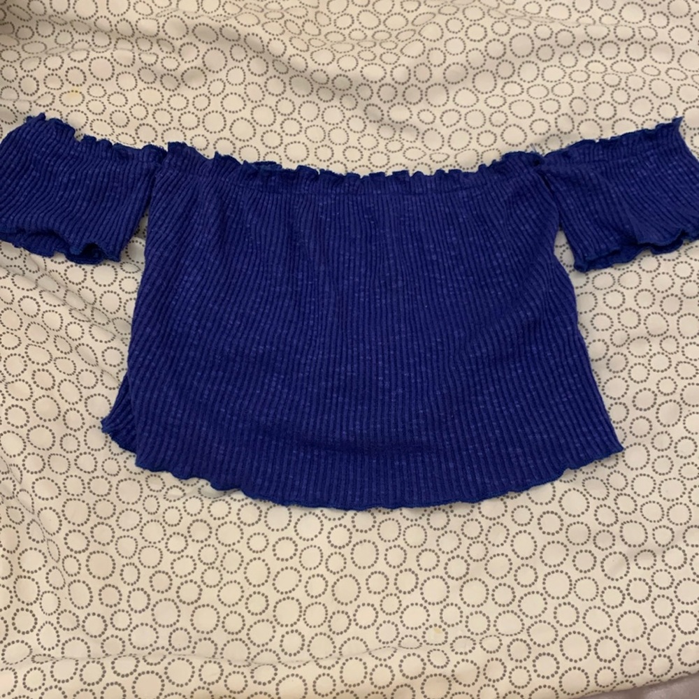 Off the shoulder Crop top